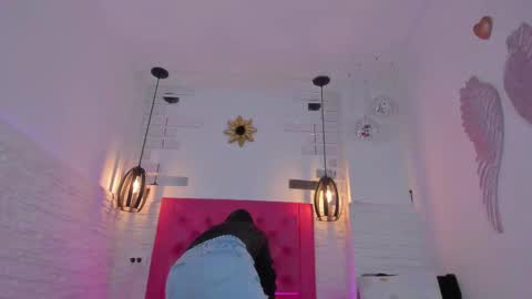 Vallolet Peach  online show from February 12, 2025, 11:29 am