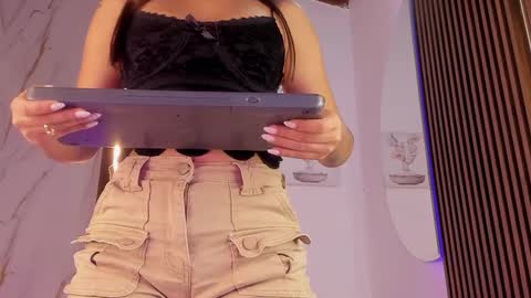 Vallolet Peach  online show from September 17, 2025, 11:56 am