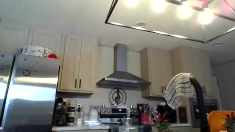 Val Venus online show from February 4, 2026, 4:24 pm