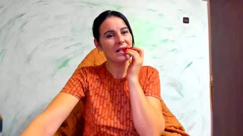 valentina online show from December 18, 2024, 2:38 pm