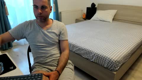 valyvalisimo online show from March 31, 2026, 7:31 am