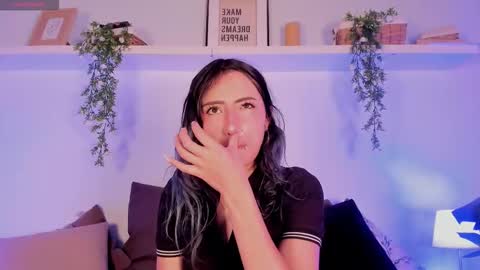 vamp  online show from October 10, 2025, 9:58 pm