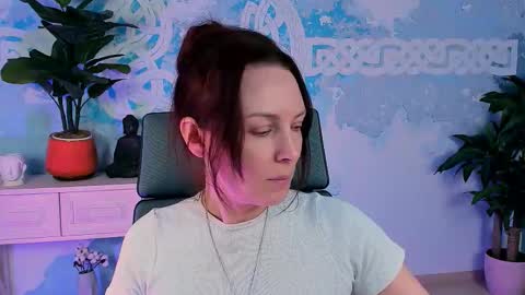 Vanda online show from September 15, 2025, 10:04 am