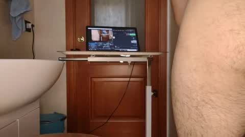 Snapshot of vandik669 chatting on May 1, 2026, 12:32 pm vandik669 online show from May 1, 2026, 12:32 pm
