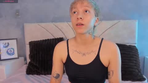 vane_grey online show from July 19, 2026, 4:33 pm