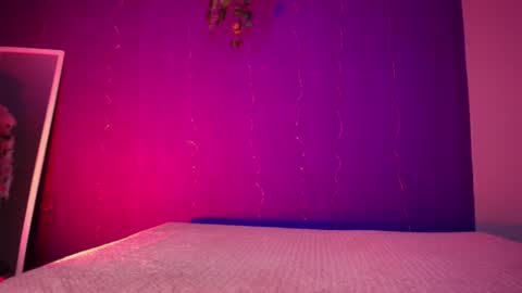 Vanelope online show from November 20, 2025, 7:13 pm