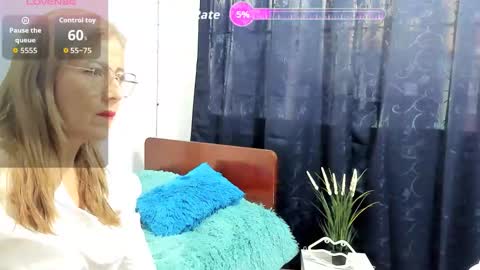 Snapshot of vanesa_mystic2 chatting on October 20, 2025, 12:16 pm Vanesa online show from October 20, 2025, 12:16 pm