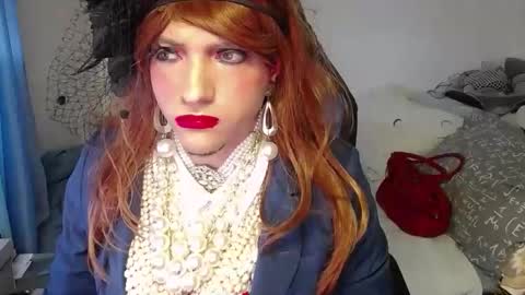 vanesacrossri online show from October 29, 2025, 9:22 am