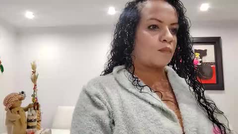 vanessa and samantha online show from January 7, 2026, 5:32 am