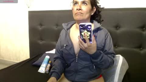 Snapshot of vanessa_7_ chatting on October 3, 2025, 10:29 pm Vanessa online show from October 3, 2025, 10:29 pm