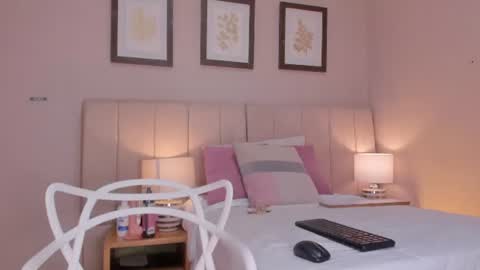 vanessa__cb online show from June 22, 2026, 11:40 am