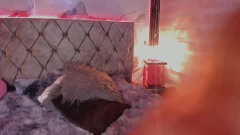 Vane  online show from February 25, 2025, 7:42 am