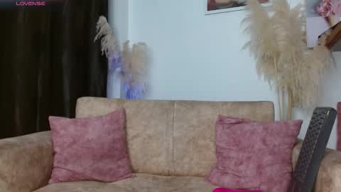 VANESSA BRETT online show from February 16, 2026, 4:52 am