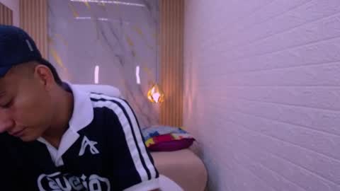 vanessa online show from March 22, 2026, 7:17 pm