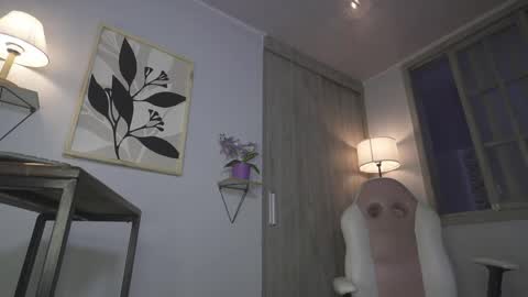 Vanessa Novvoa online show from April 18, 2026, 9:15 pm