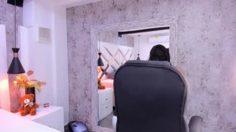 Vanessa  online show from February 8, 2026, 7:39 pm