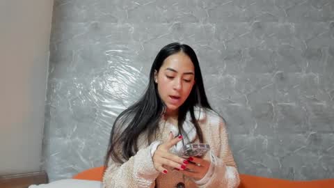 vanessaadol online show from January 28, 2025, 10:34 am