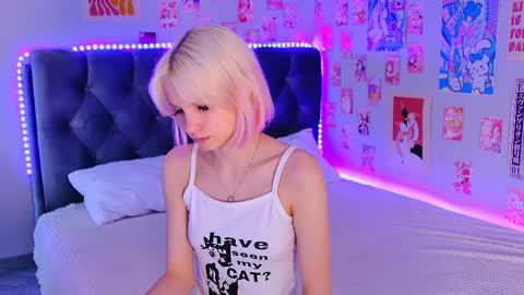 Snapshot of vanessaaustin chatting on April 4, 2026, 3:09 pm Vanessa online show from April 4, 2026, 3:09 pm