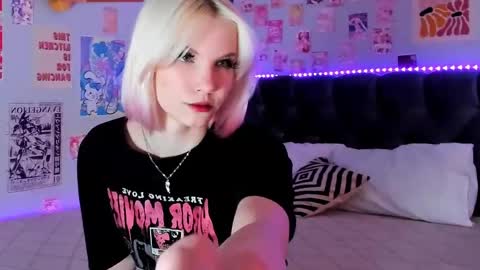 Snapshot of vanessaaustin chatting on April 12, 2026, 2:44 pm Vanessa online show from April 12, 2026, 2:44 pm