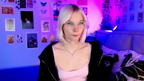 Snapshot of vanessaaustin chatting on May 4, 2026, 2:46 pm Vanessa online show from May 4, 2026, 2:46 pm