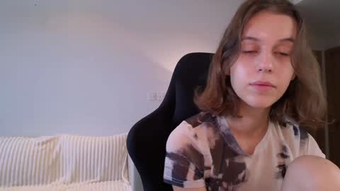 vanessa online show from December 3, 2024, 1:19 am