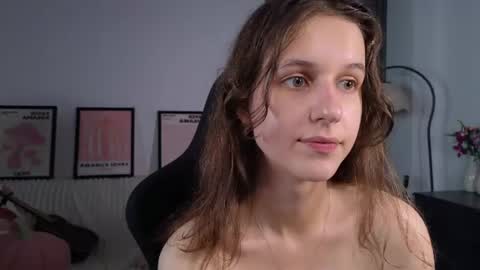 vanessa online show from July 4, 2026, 8:37 pm