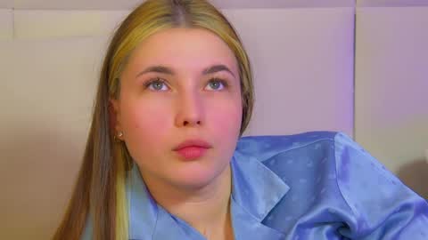 Snapshot of vanessacelesti chatting on May 5, 2026, 6:32 am Vanessa online show from May 5, 2026, 6:32 am