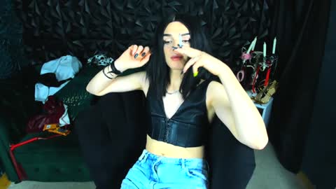 Vanessa Queen online show from December 12, 2024, 6:53 pm