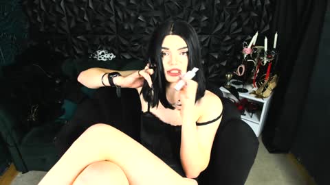 Vanessa Queen online show from December 18, 2024, 2:49 pm