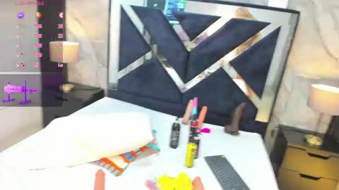 Vanessa Hard online show from April 17, 2026, 8:23 pm