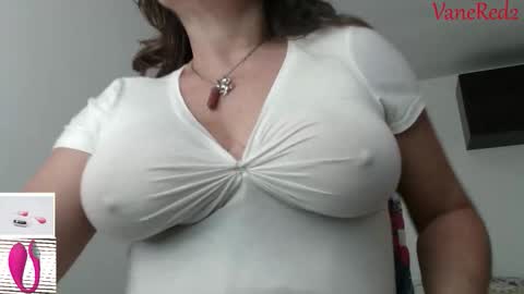 Vanesared2 online show from April 13, 2026, 11:27 am