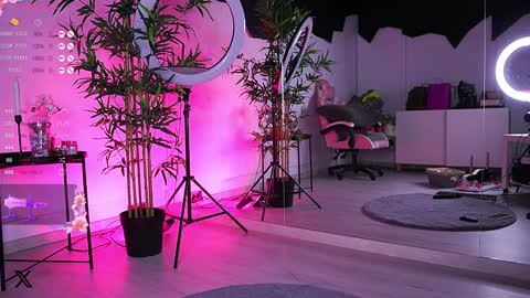 Vanessa Simon online show from January 28, 2025, 6:27 am