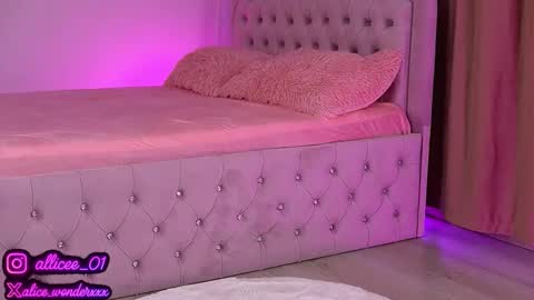 Vanessa Simon online show from September 17, 2025, 6:04 am