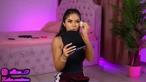 Vanessa Simon online show from September 19, 2025, 6:15 am