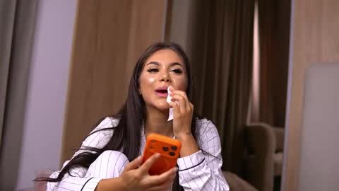 Snapshot of vanessasimon chatting on April 28, 2026, 5:23 am Vanessa Simon online show from April 28, 2026, 5:23 am