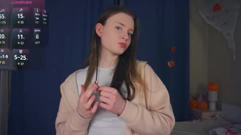 Luna online show from November 12, 2025, 6:52 pm