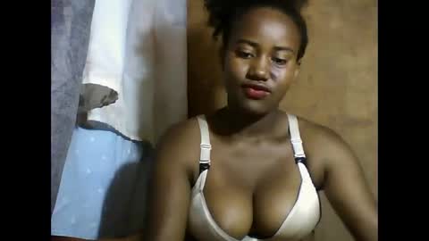 vaniah321 online show from December 30, 2024, 6:42 am