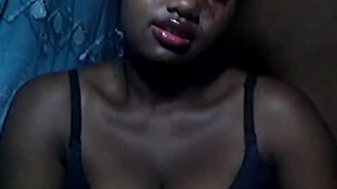 vaniah321 online show from January 14, 2025, 8:09 am