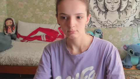 Snapshot of vanilla_arya chatting on June 8, 2026, 11:32 am Adelina online show from June 8, 2026, 11:32 am