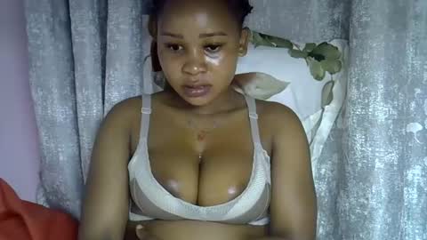 vanillavenus online show from March 17, 2026, 9:18 pm