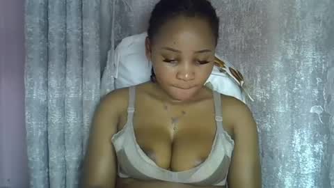 Snapshot of vanillavenus chatting on June 16, 2026, 1:47 pm vanillavenus online show from June 16, 2026, 1:47 pm