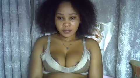 Snapshot of vanillavenus chatting on June 17, 2026, 7:48 pm vanillavenus online show from June 17, 2026, 7:48 pm
