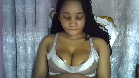 Snapshot of vanillavenus chatting on July 27, 2026, 12:56 pm vanillavenus online show from July 27, 2026, 12:56 pm