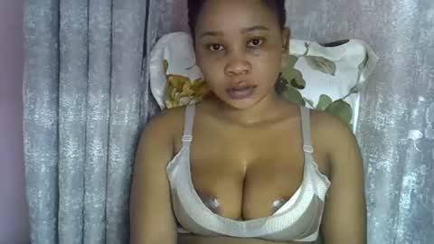 Snapshot of vanillavenus chatting on August 1, 2026, 11:42 am vanillavenus online show from August 1, 2026, 11:42 am