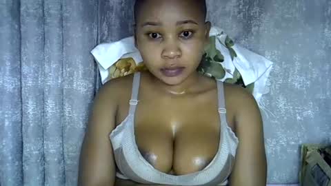 Snapshot of vanillavenus chatting on August 7, 2026, 12:01 am vanillavenus online show from August 7, 2026, 12:01 am