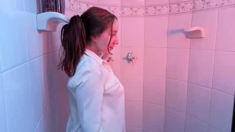 Elizabeth online show from September 29, 2025, 5:51 pm