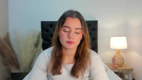 Vannesa online show from March 24, 2026, 11:43 pm