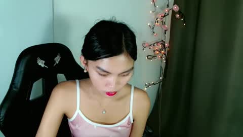 VANNESA online show from April 6, 2026, 3:26 am