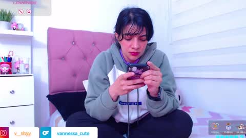 Snapshot of vannessa_shy chatting on September 26, 2025, 12:47 am Vanesa online show from September 26, 2025, 12:47 am