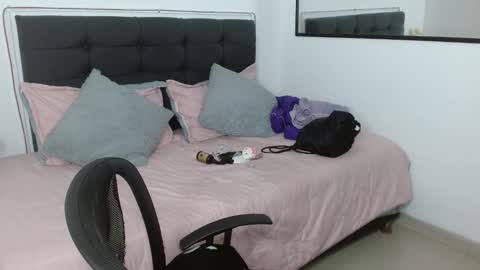 Snapshot of vannesweet_ chatting on February 3, 2026, 9:09 pm vane online show from February 3, 2026, 9:09 pm